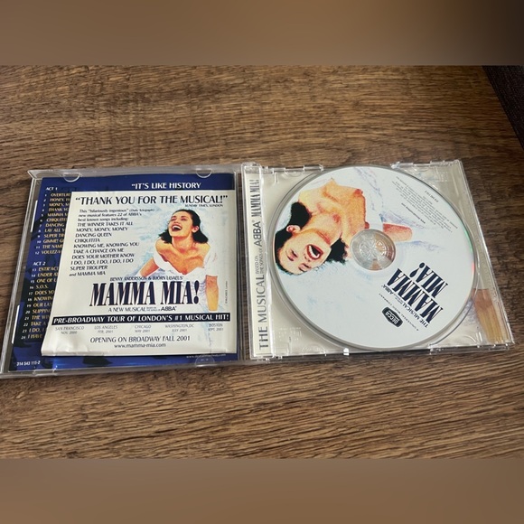 Mamma Mia! The Musical Soundtrack | Broadway | Vintage Music CD - Picture 2 of 3